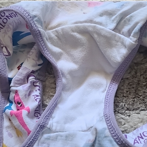 10 for $25 - Pink Fong Baby Shark Girls 2T Underwear (5 pairs) - Picture 11 of 11